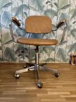 Kontorsstol i retrodesign 
