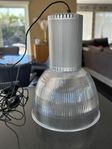 Trendig lampa i industri look