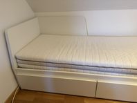 Flekke säng