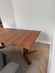Matbord Dyrlund Danmark, massiv teak 