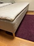 Sängar - 2 st IKEA Skårer 90x200, bäddmaddrass Hornnes