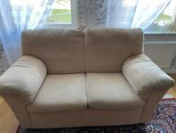 BORTSKÄNKES: Soffgrupp med 3- och 2-sitssoffa, beige