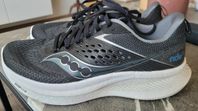 Löparskor-Saucony Ride