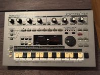 Roland MC-303