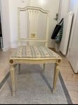 Bord och stolar i gustaviansk stil