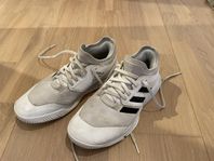 Adidas idrottsskor
