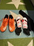 Puma fotbollsskor benskydd & strumpor 