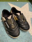 Fotbollsskor diadora 
