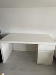 Skrivbord 