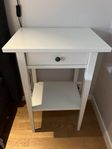 Hemnes avlastningsbord/ sängbord