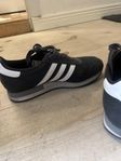 Adidas Sneakers fint skick