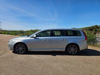 Volvo V70 D4 Momentum 181hk VOC NAVI