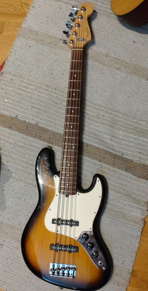 Fender Jazz bass V