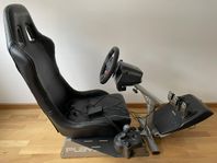 Playseat Evolution och G29 ratt, pedaler o växelspak 