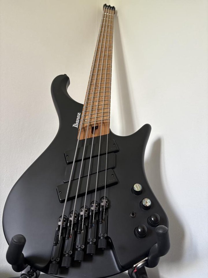  Ibanez EHB1005MS 5-strängad ...
