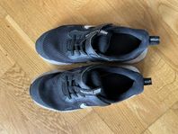 Nike revolution 