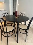 Svart matbord från ikea (105 cm i diameter)