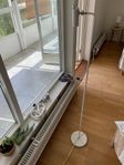 golvlampa vit Ellos Home