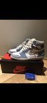 Air Jordan 1 Retro High "Hyper Royal"