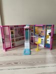 Barbie Cafe, vattenland, garderob, häst, bilar