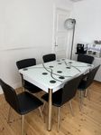 Köksbord med Stolar