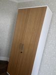 Kinnarps Skrivbord höj o sänkbart och skåp