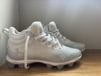 Fotbollsskor för amerikansk fotboll 