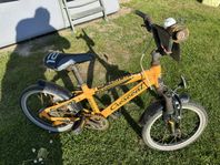 Barncykel som behöver kärlek.