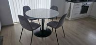 Matrumsbord med 4st stolar