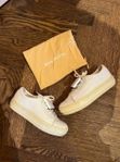 Acne Studios vita sneakers i läder/skinn, strl 38