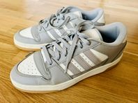 Adidas sneakers nyskick