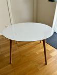 Soffbord från Jysk i trä/Sofa table from Jysk in wood