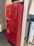 Fint Smeg kylskåp med frysfack 