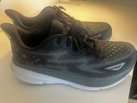Hoka Clifton 9