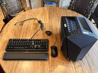 Speldator Lenovo Cube Y720 med tangentbord och mus