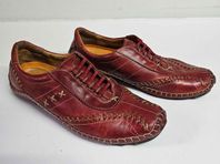 Supermjuka skinnsneakers Pikolinos strl 37
