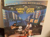 LP Daryl Hall & John Oates – Bigger Than Both of Us