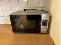 Stilren mikrovågsugn med grillfunktion