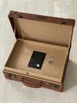 FANTASTIC BEASTS - NEWT SCAMANDER SUITCASE (LIMITED EDITION)