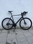 Orbea Orca m30i med aeulos pro 3 TLR hjul
