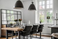 Raw Matbord med 6 karmstol ftån Miomöbler 
