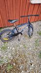 Barncykel action graffiti