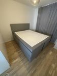 Kontinentalsäng 160x200 GOLD C50 grå-31 med sänggavel 