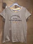 Marininspirerad sommar t-shirt Lindex S liten över axeln