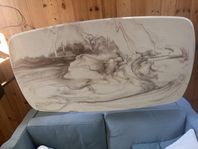 marmorbord  storlek Längd 1,33 Bred 74 Höjd 52 cm