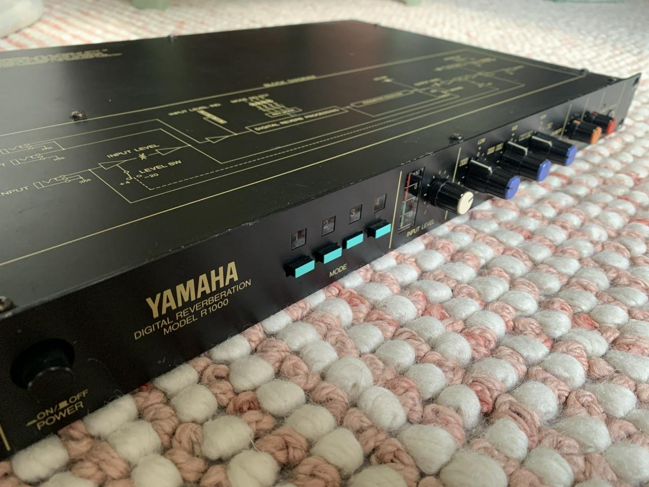 YAMAHA R1000 Reverb
