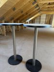 2 stycken rejäla pelar/mingelbord