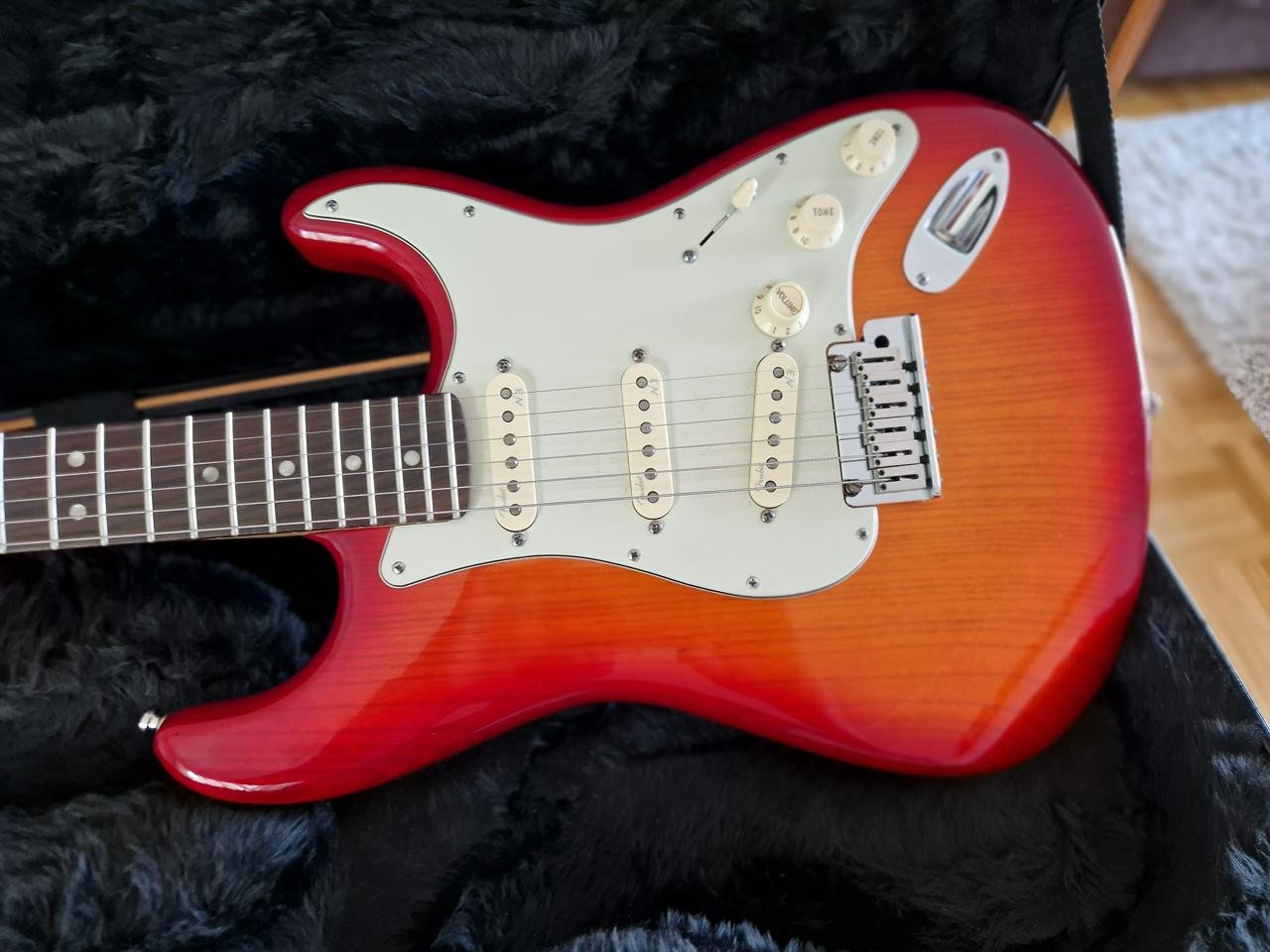Fender American deluxe strato...