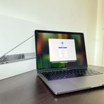 Apple MacBook Pro 13' Touch Bar