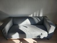 en 2-sits soffa från Ikea "Klippan".